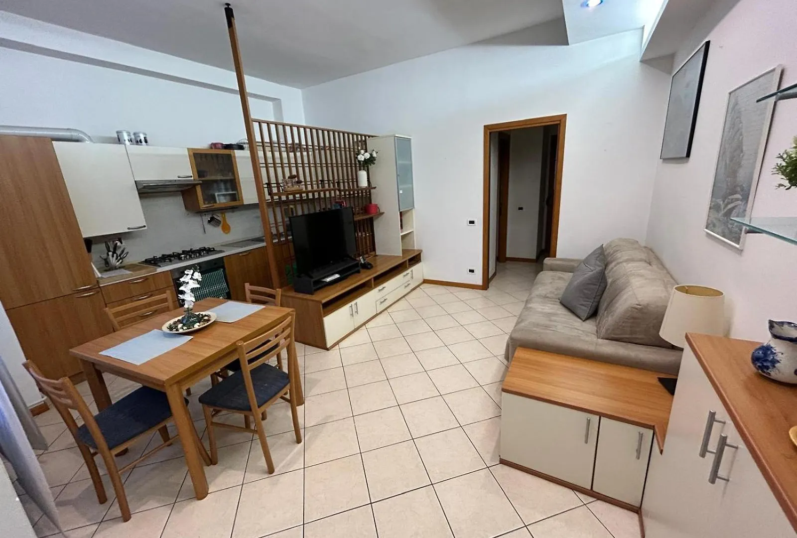 Your Home In Milan - Elegant & Comfortable Stay